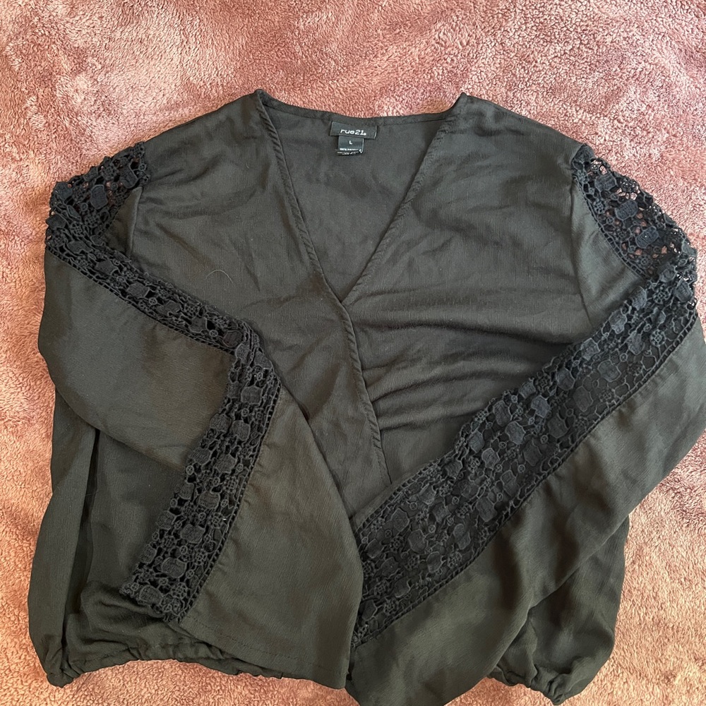Black dress shirt with cute arm cutout details size L